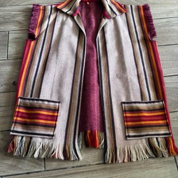 ✨ Beautiful Striped Fringe Vest in Red and Brown - Picture 1 of 1